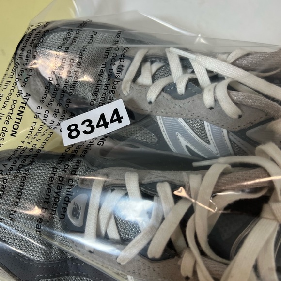 Women’s Size New Balance 990 Made in USA Classic Gray and White Sneakers - Picture 11 of 11